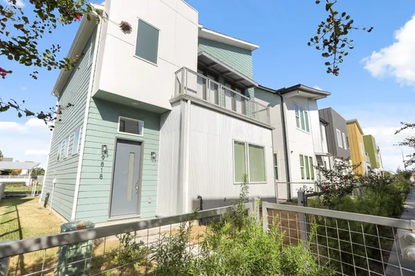 a house view with a outdoor space