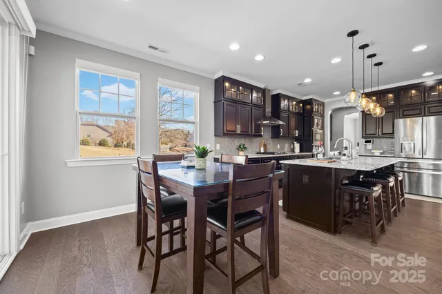 $595,000 | 18304 Studman Branch Avenue, Charlotte, NC 28278