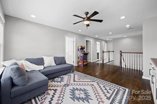 $595,000 | 18304 Studman Branch Avenue, Charlotte, NC 28278