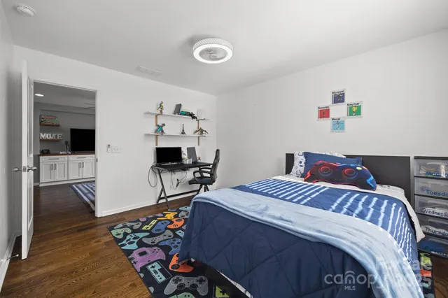 $595,000 | 18304 Studman Branch Avenue, Charlotte, NC 28278