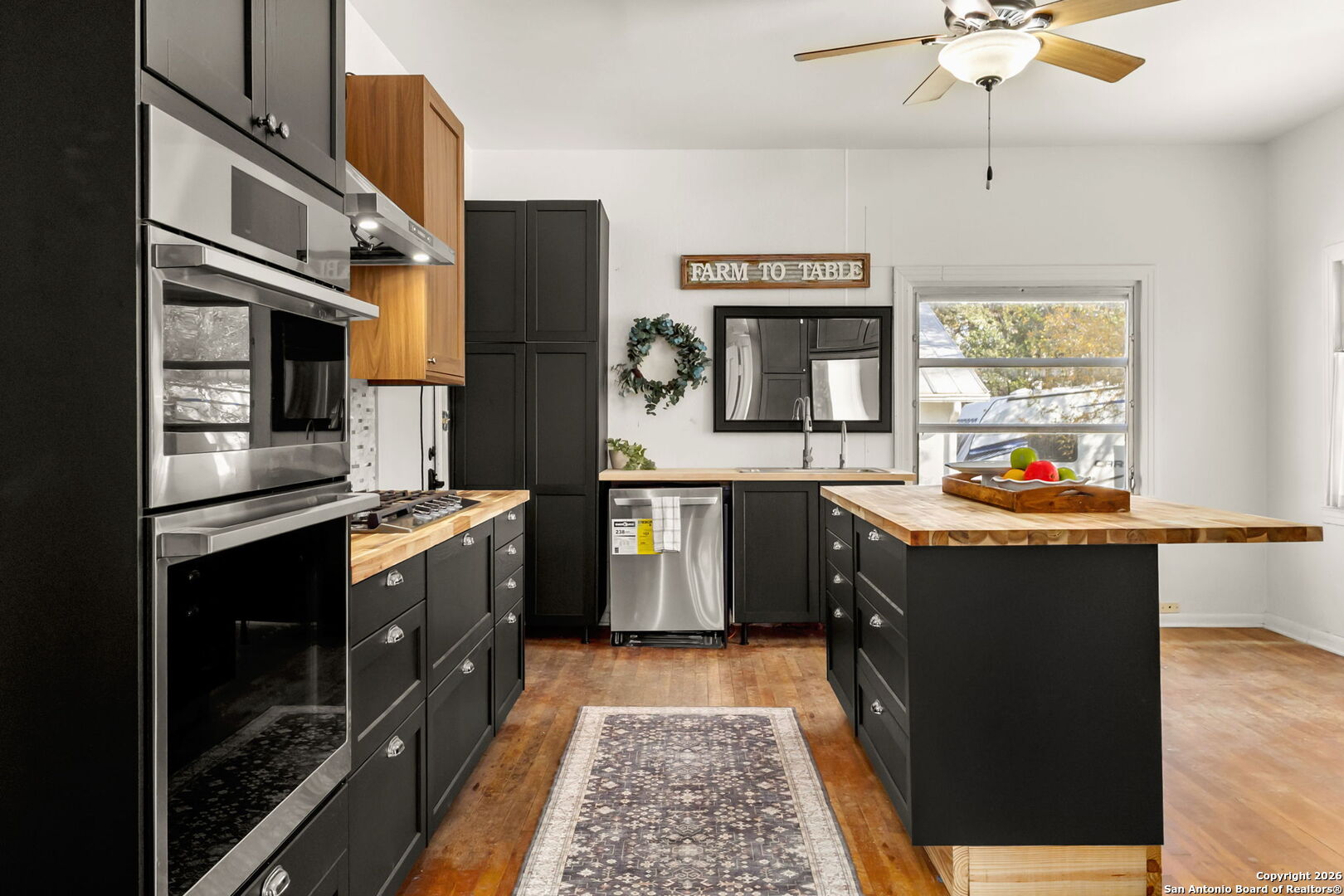 619 Comal New Braunfels, TX 78130 - Photo 20 of 35