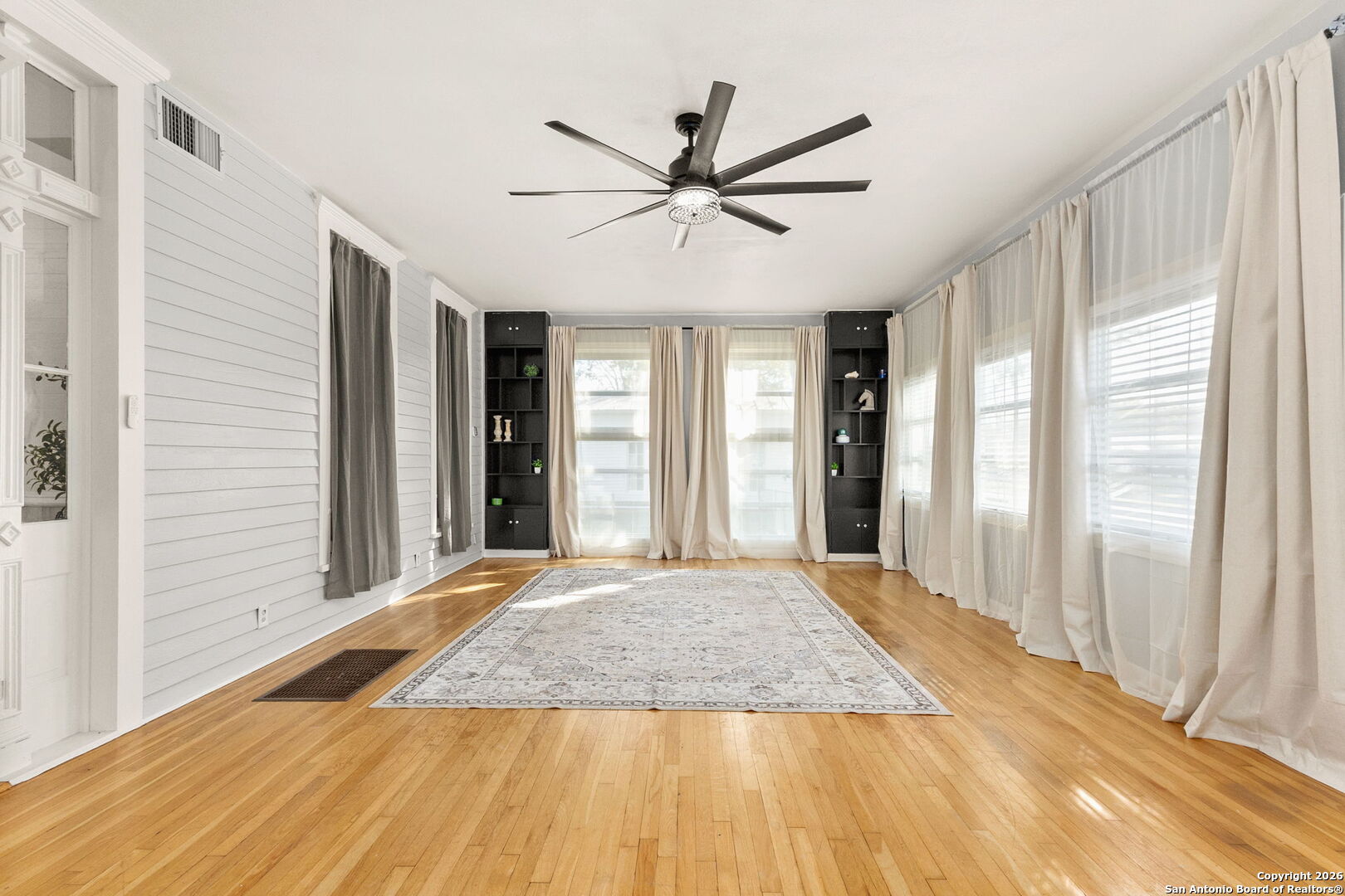 619 Comal New Braunfels, TX 78130 - Photo 6 of 35