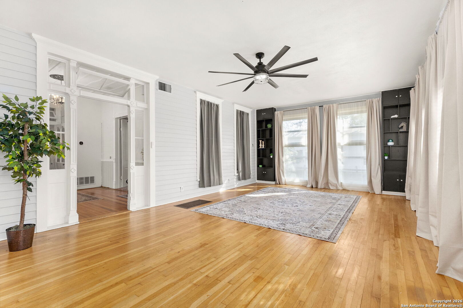 619 Comal New Braunfels, TX 78130 - Photo 8 of 35