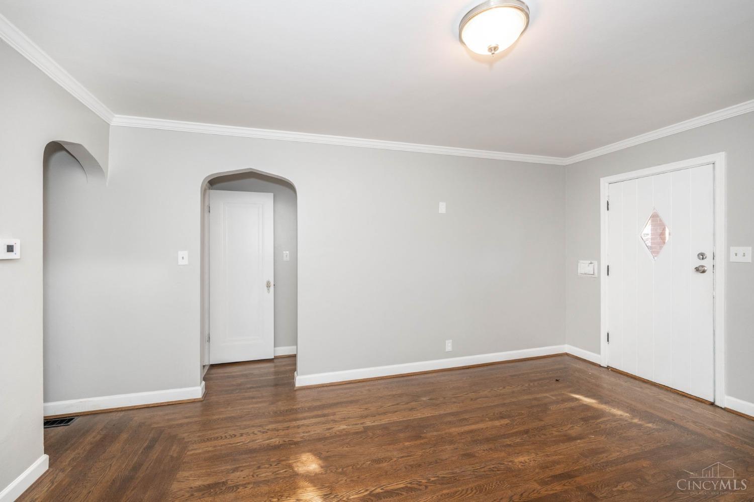 2413 Ferguson Road Cincinnati, OH 45238 - Photo 5 of 46