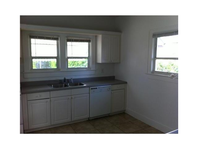 418 Northeast 4th Street Pompano Beach, FL 33060 - Photo 13 of 18 Kitchen
