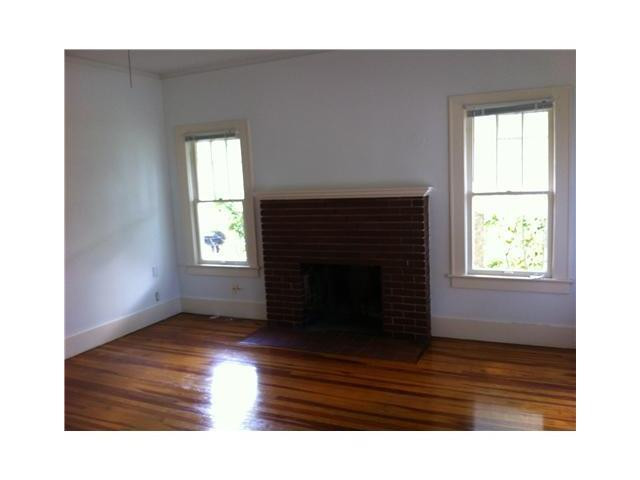 418 Northeast 4th Street Pompano Beach, FL 33060 - Photo 8 of 18 Living Room