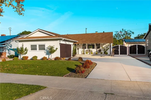 $1,195,000 | 943 East Everett Place, Orange, CA 92867