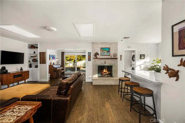 $1,195,000 | 943 East Everett Place, Orange, CA 92867