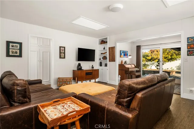 $1,195,000 | 943 East Everett Place, Orange, CA 92867