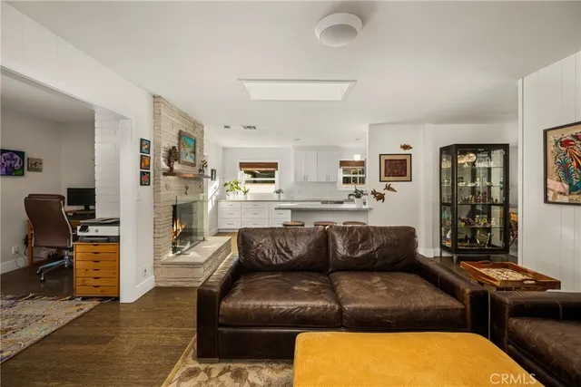 $1,195,000 | 943 East Everett Place, Orange, CA 92867