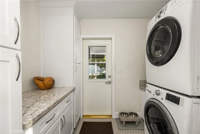 $1,195,000 | 943 East Everett Place, Orange, CA 92867