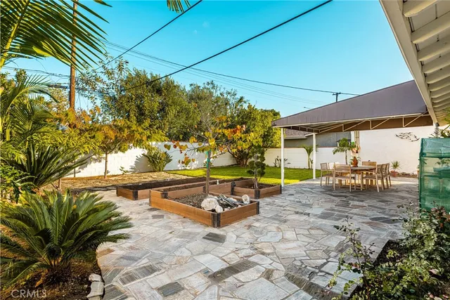 $1,195,000 | 943 East Everett Place, Orange, CA 92867