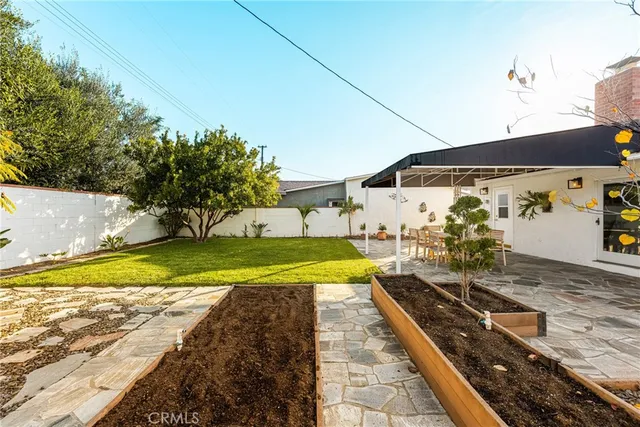 $1,195,000 | 943 East Everett Place, Orange, CA 92867