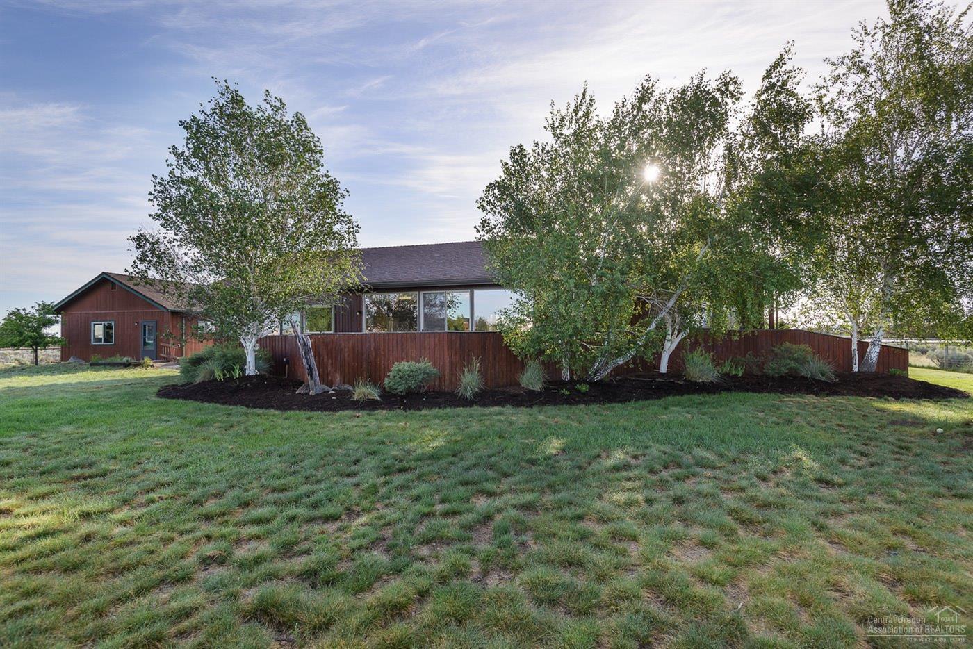 17614 Plainview Road Bend, OR 97703 - Photo 4 of 25 Gallery Image 4