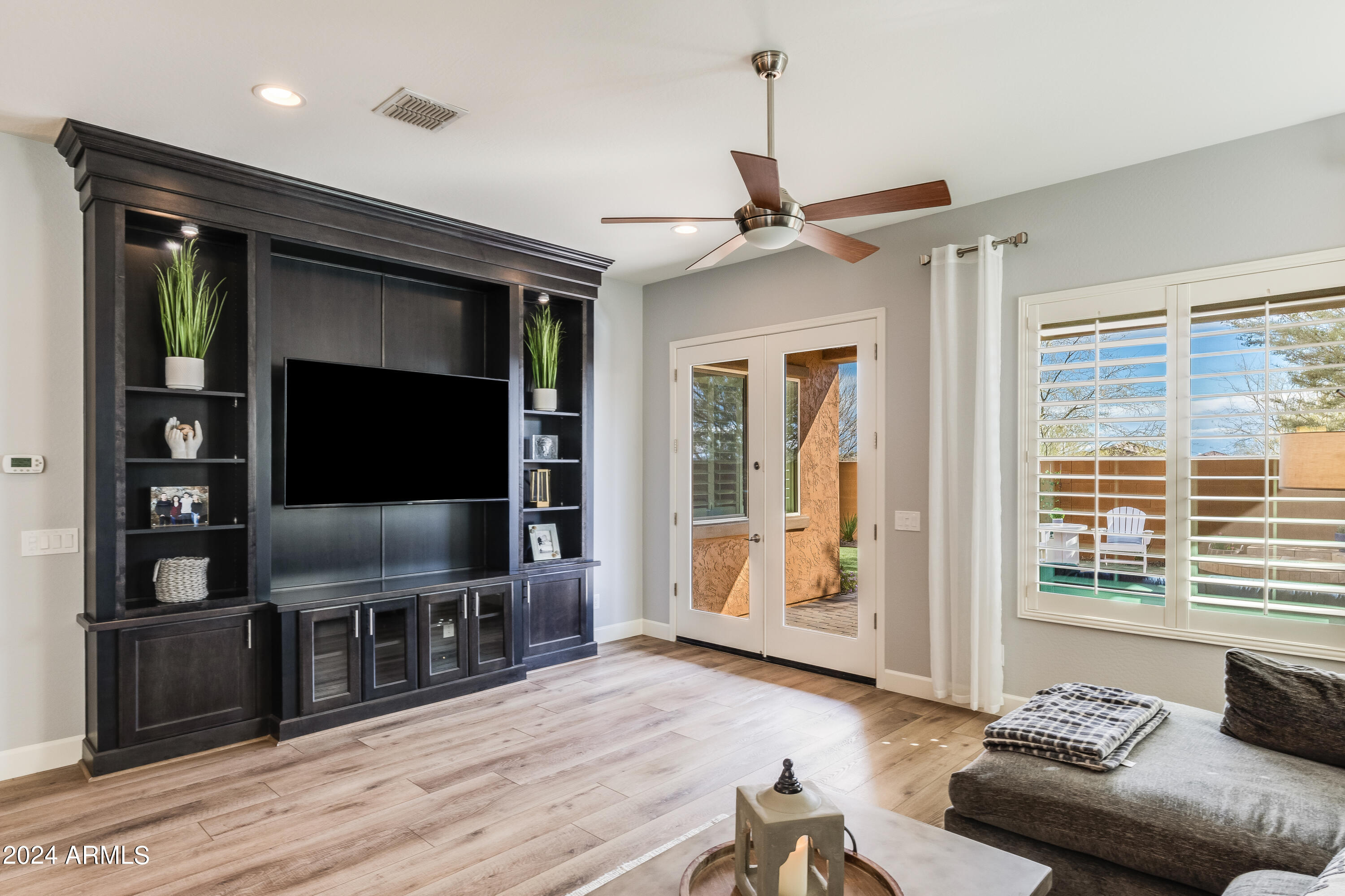 2123 West Red Fox Road Phoenix, AZ 85085 - Photo 4 of 31 2123 W Red Fox Rd-14