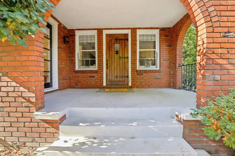 $899,000 | 2200 2nd Avenue, Sacramento, CA 95818