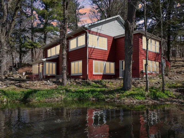 $430,000 | 149 Oakwood Avenue, Edgerton, WI 53534