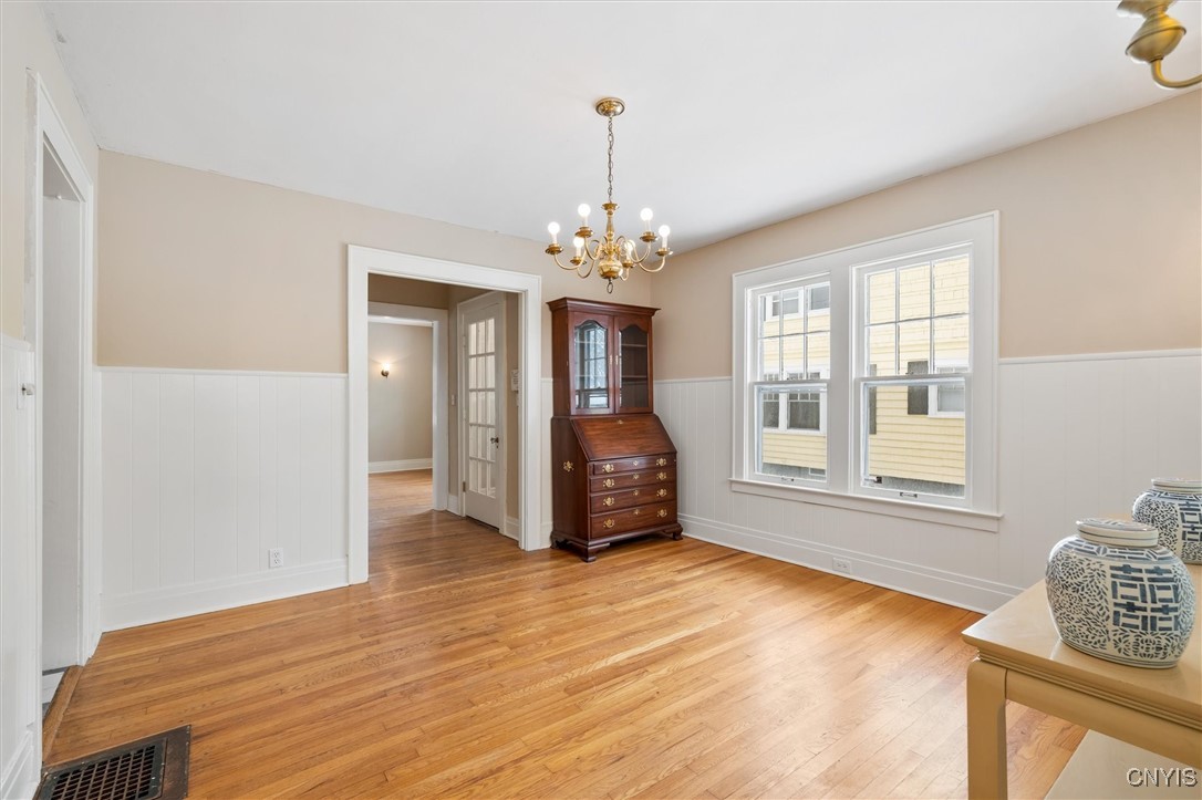 313 Strathmore Drive Syracuse, NY 13207 - Photo 15 of 48