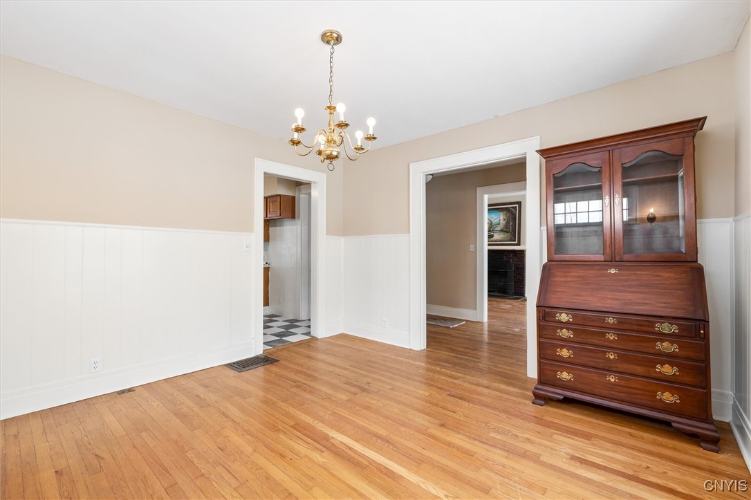 313 Strathmore Drive Syracuse, NY 13207 - Photo 16 of 48