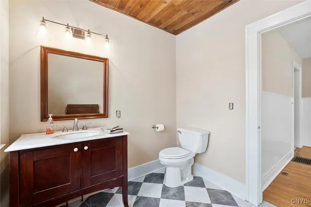 $255,000 | 313 Strathmore Drive, Syracuse, NY 13207