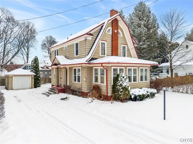 $255,000 | 313 Strathmore Drive, Syracuse, NY 13207