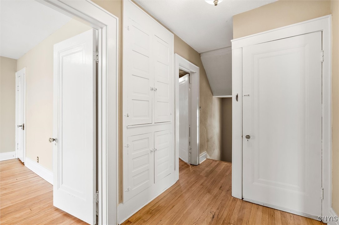 313 Strathmore Drive Syracuse, NY 13207 - Photo 25 of 48