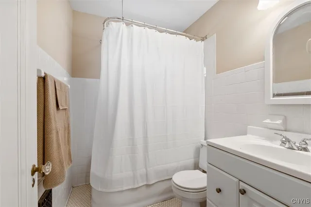 $255,000 | 313 Strathmore Drive, Syracuse, NY 13207