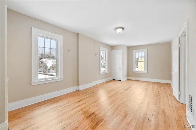 $255,000 | 313 Strathmore Drive, Syracuse, NY 13207