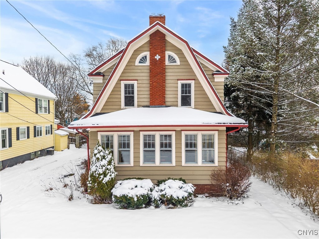 313 Strathmore Drive Syracuse, NY 13207 - Photo 3 of 48