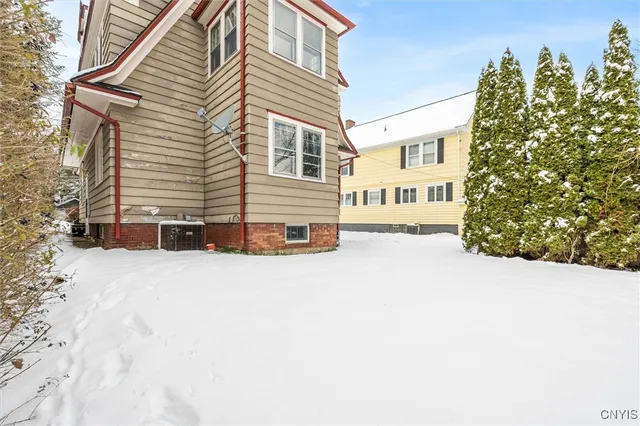 $255,000 | 313 Strathmore Drive, Syracuse, NY 13207
