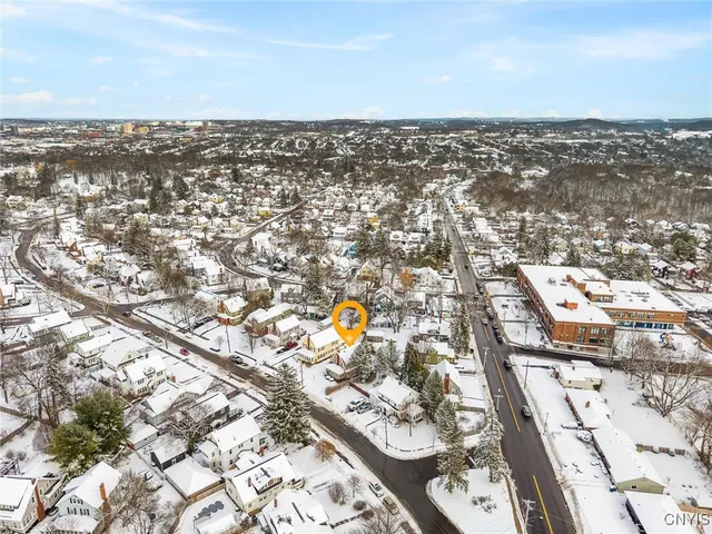 $255,000 | 313 Strathmore Drive, Syracuse, NY 13207