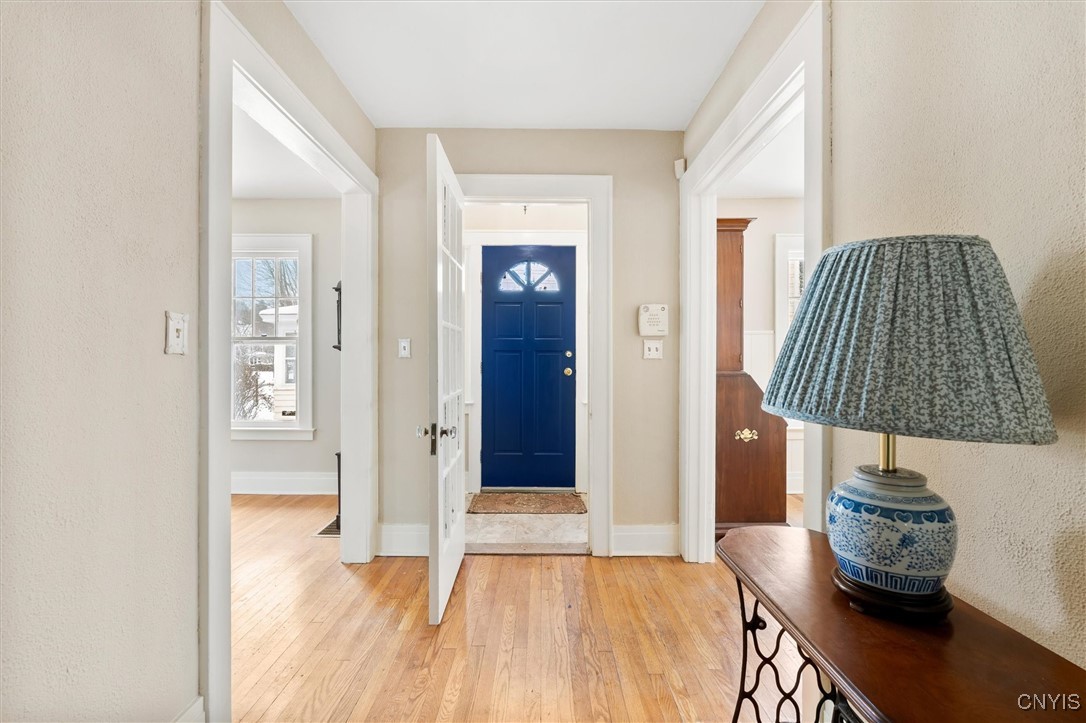 313 Strathmore Drive Syracuse, NY 13207 - Photo 6 of 48