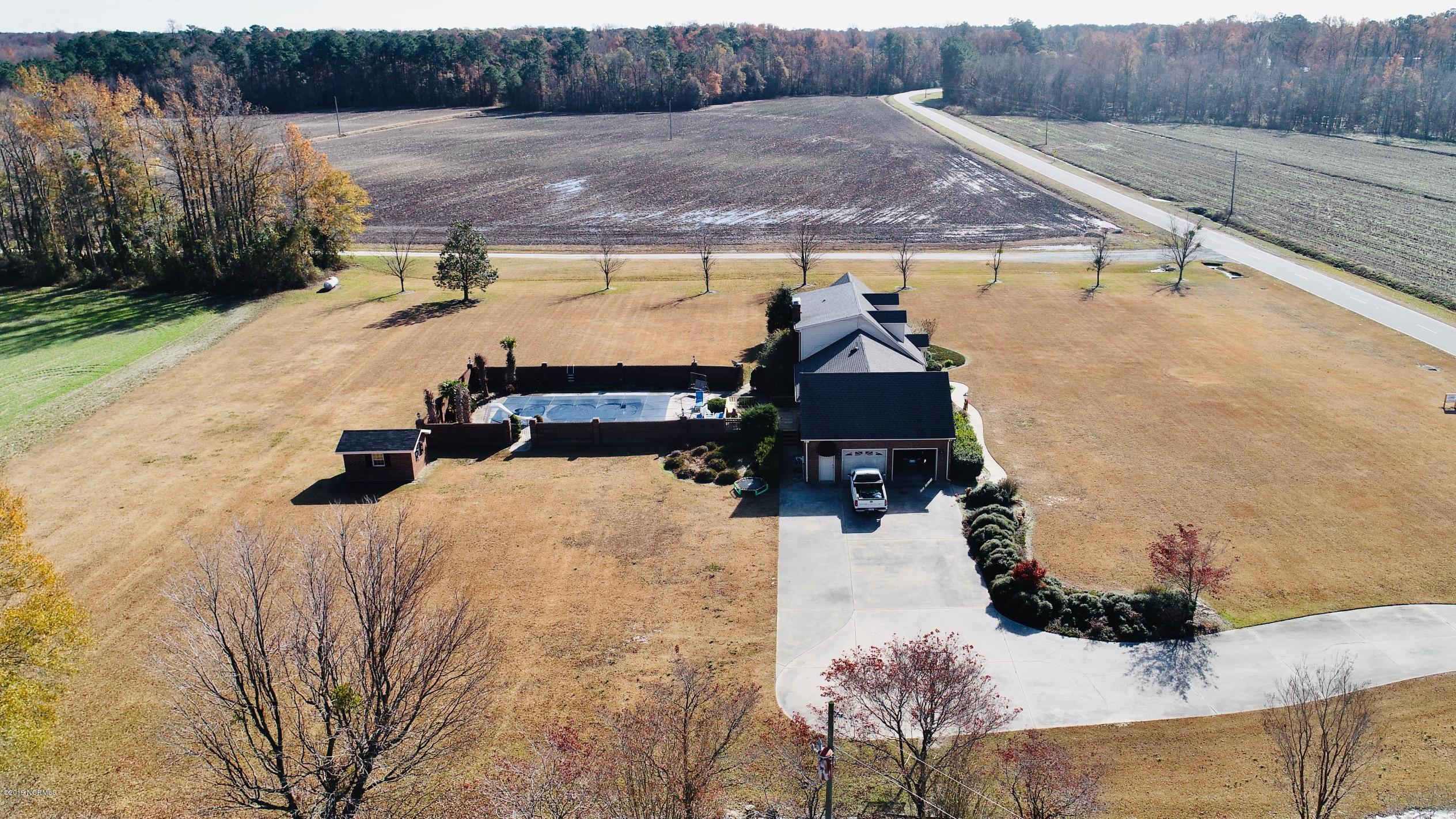 296 Vine Swamp Road Kinston, NC 28504 - Photo 4 of 15 Side Yard View