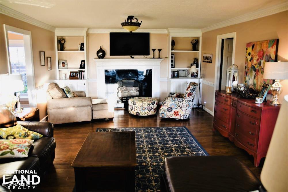 296 Vine Swamp Road Kinston, NC 28504 - Photo 8 of 15 Living Area