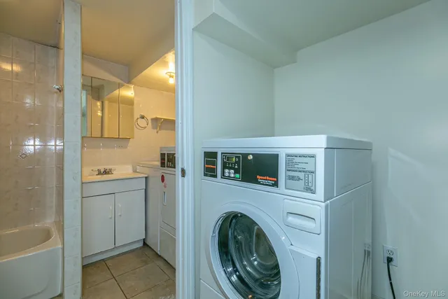 $1,330,000 | 46-20 190th Street | Auburndale