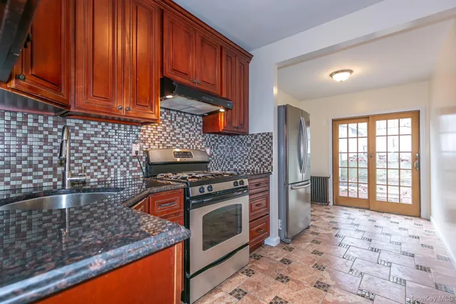 $1,330,000 | 46-20 190th Street | Auburndale