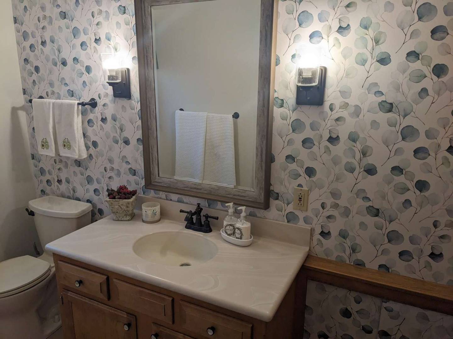 N352 Willow Road Wheaton, IL 60187 - Photo 12 of 25 a bathroom with a sink and a toilet