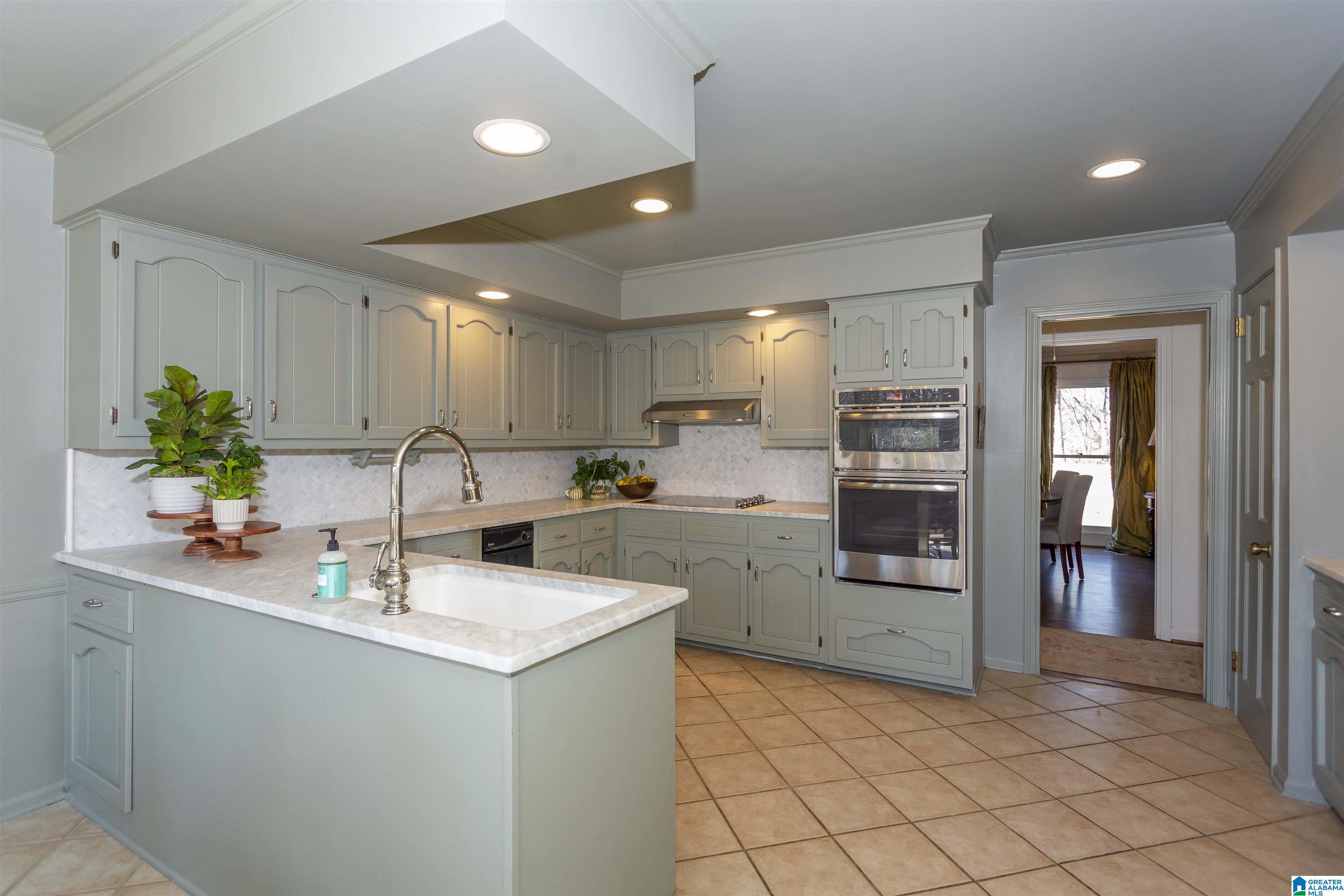 2405 Taralane Circle Birmingham, AL 35216 - Photo 12 of 43