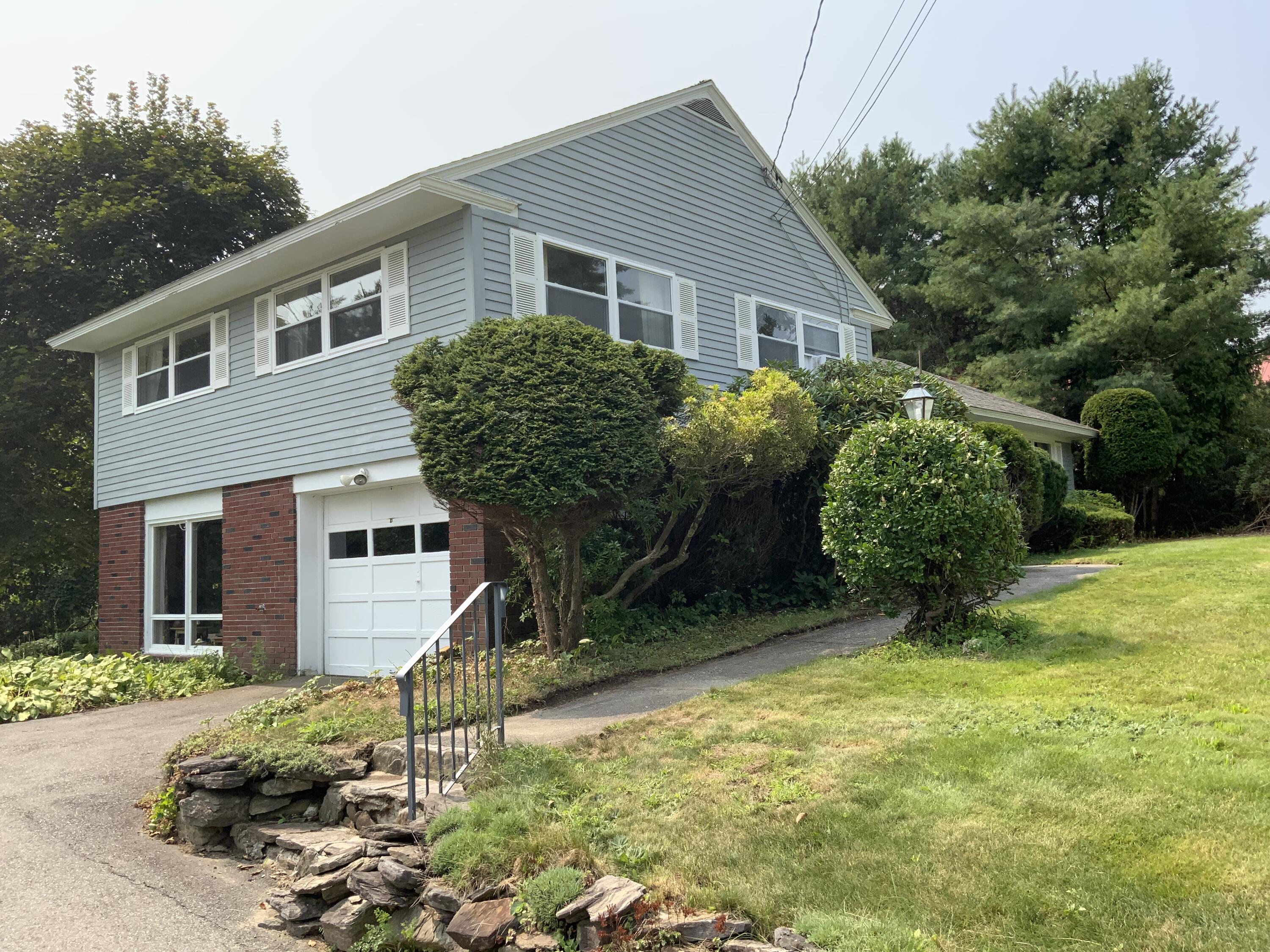 16 Mayflower Road Hallowell, ME 04347 - Photo 2 of 24 IMG_1293