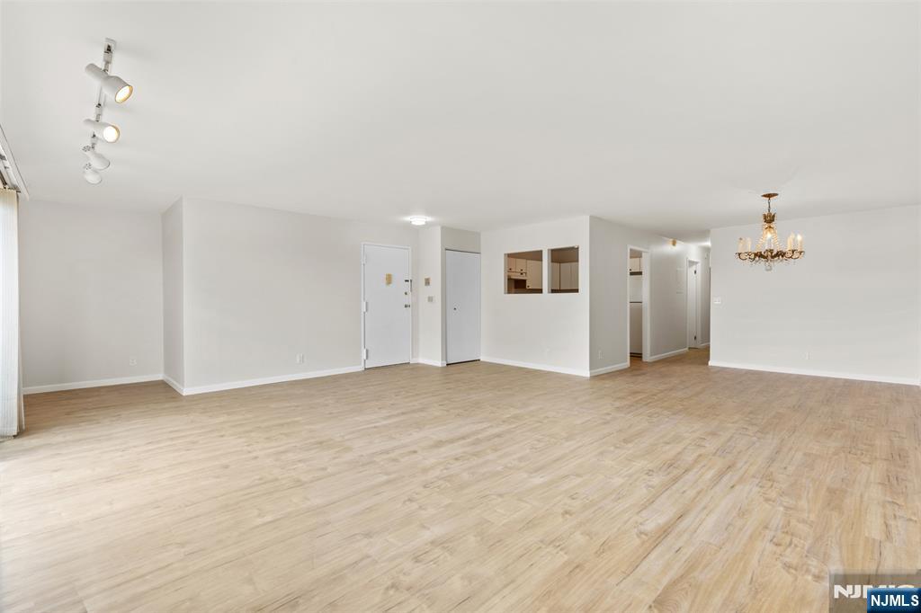 1150 River Road, Unit 4H Edgewater, NJ 07020 - Photo 4 of 44