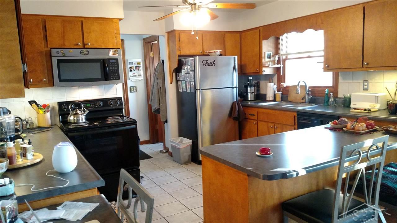 8373 Ederer Road Saginaw, MI 48609 - Photo 11 of 29 31308563-10.JPG
