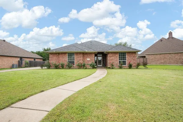 $340,000 | 1617 Spencer Lane, Cleburne, TX 76033