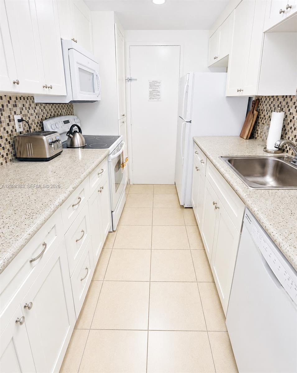 100 Lincoln Road, Unit 602 Miami Beach, FL 33139 - Photo 13 of 35