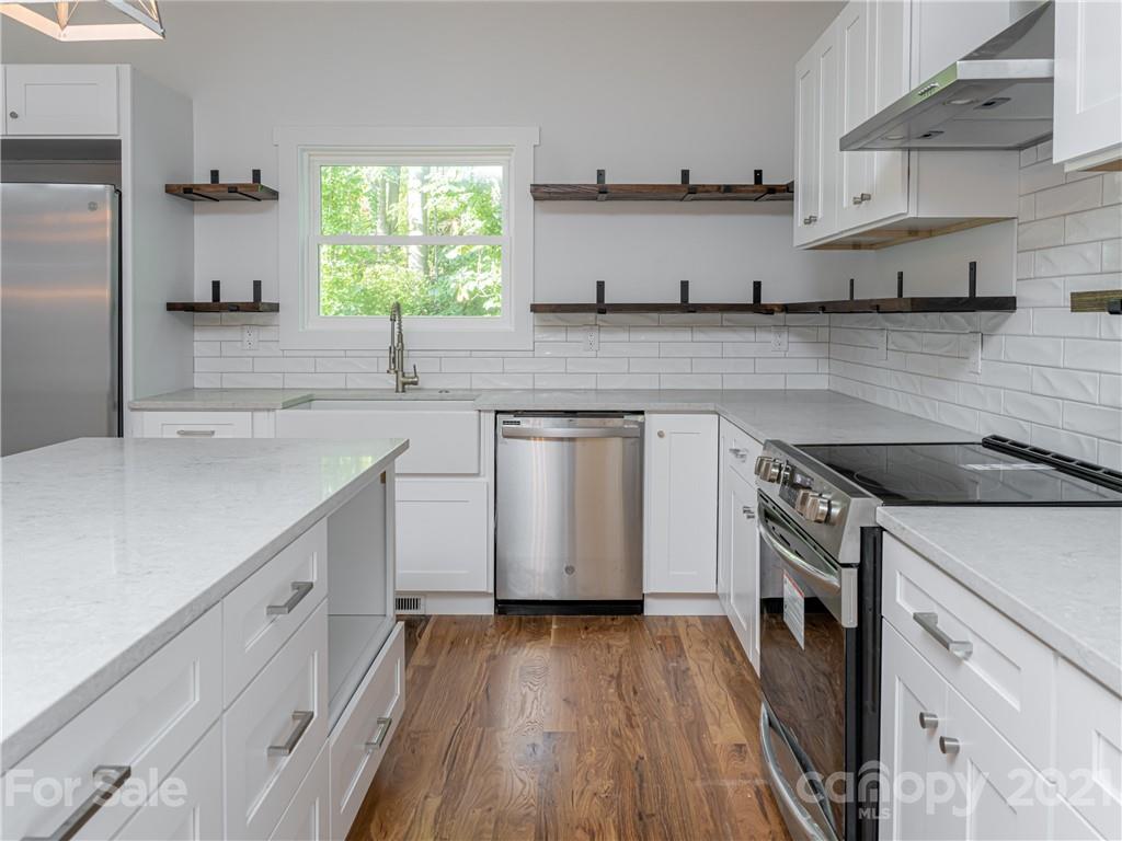 305 Magnolia Ridge Road Swannanoa, NC 28778 - Photo 17 of 34 Gallery Image 17