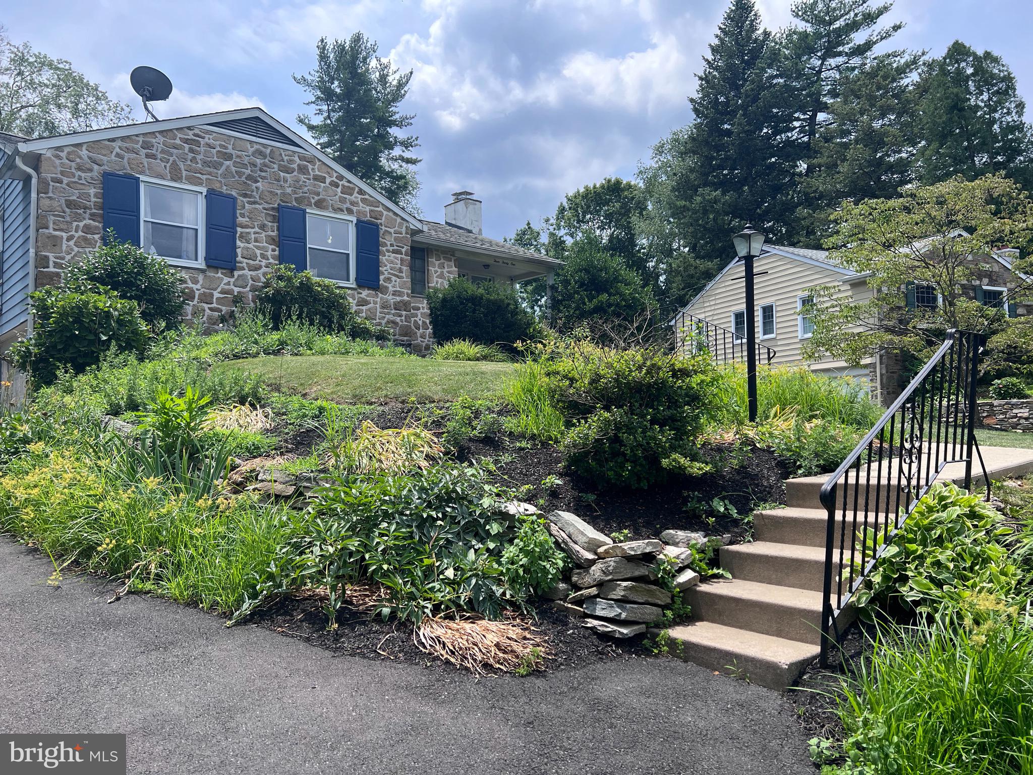 331 Winding Way Glenside, PA 19038 - Photo 3 of 5