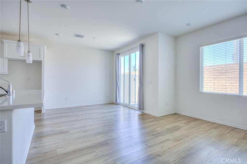 202 Bonita Lane Rialto, CA 92376 - Photo 7 of 43