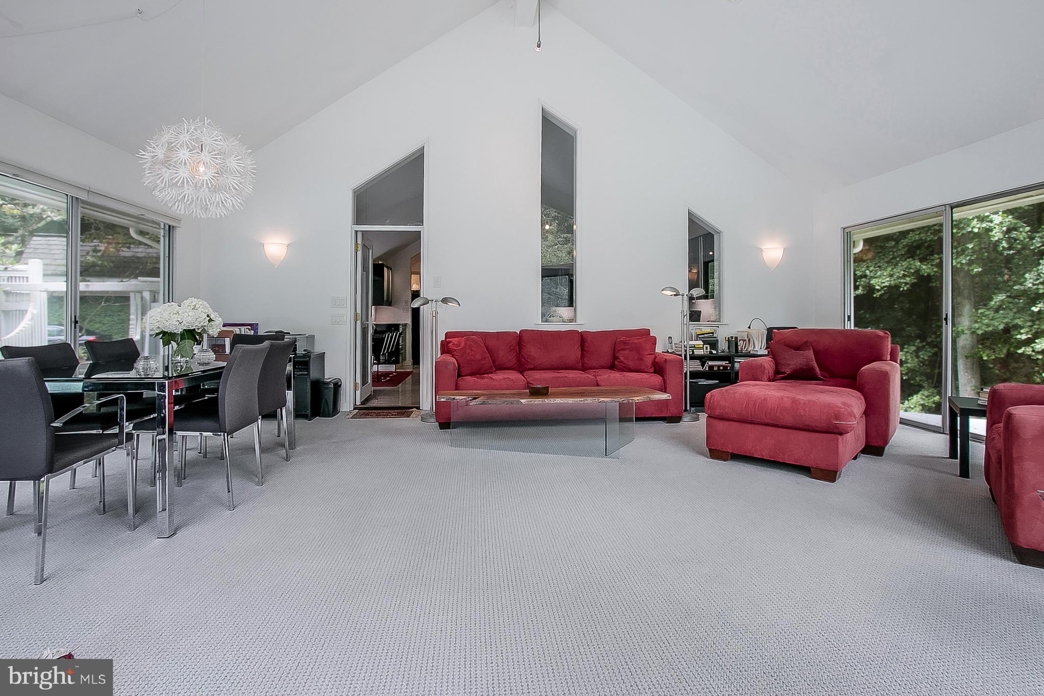 360 East Hillendale Road Kennett Square, PA 19348 - Photo 12 of 35 Bright Family Room