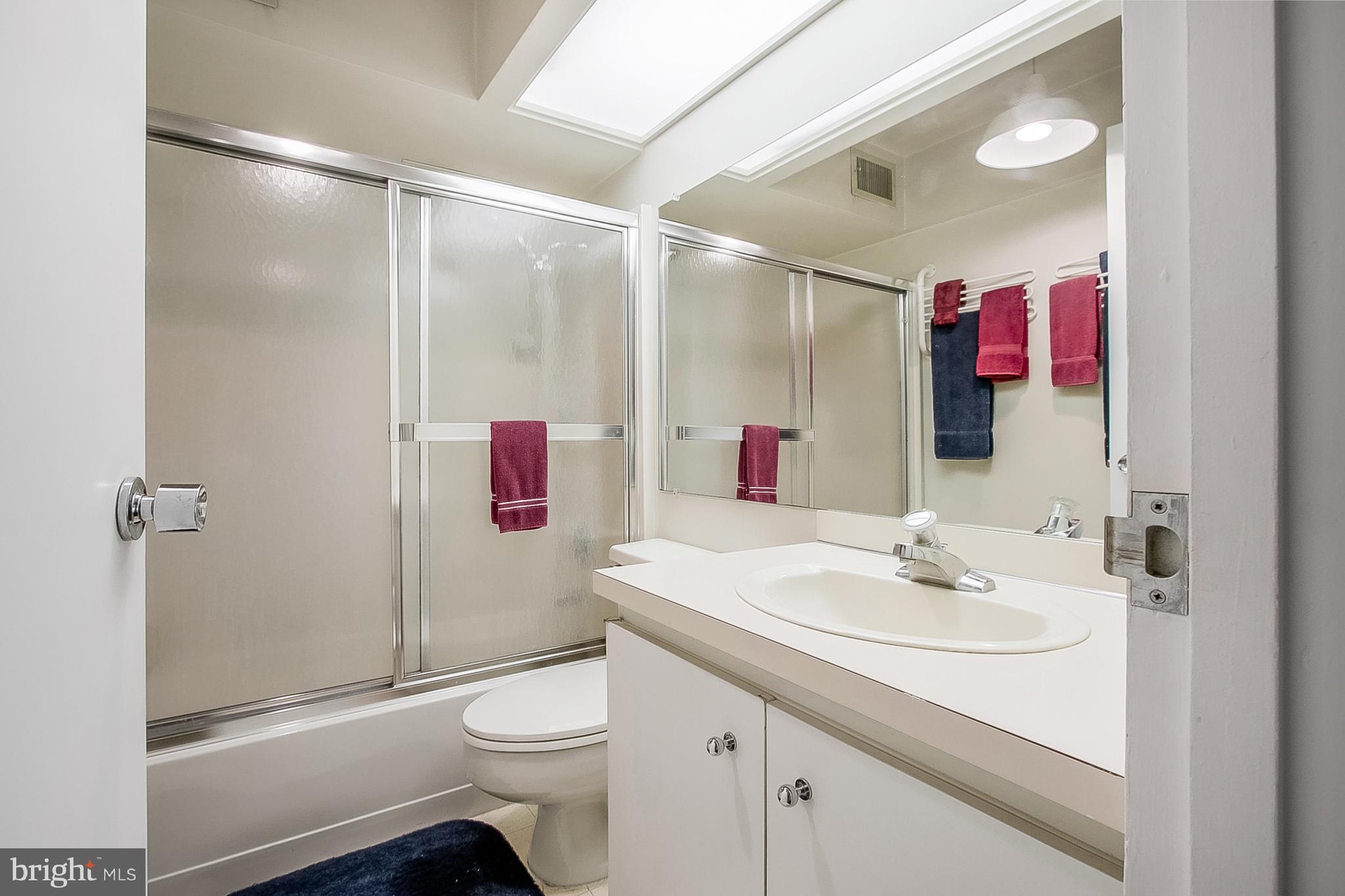 360 East Hillendale Road Kennett Square, PA 19348 - Photo 24 of 35 Main Bath