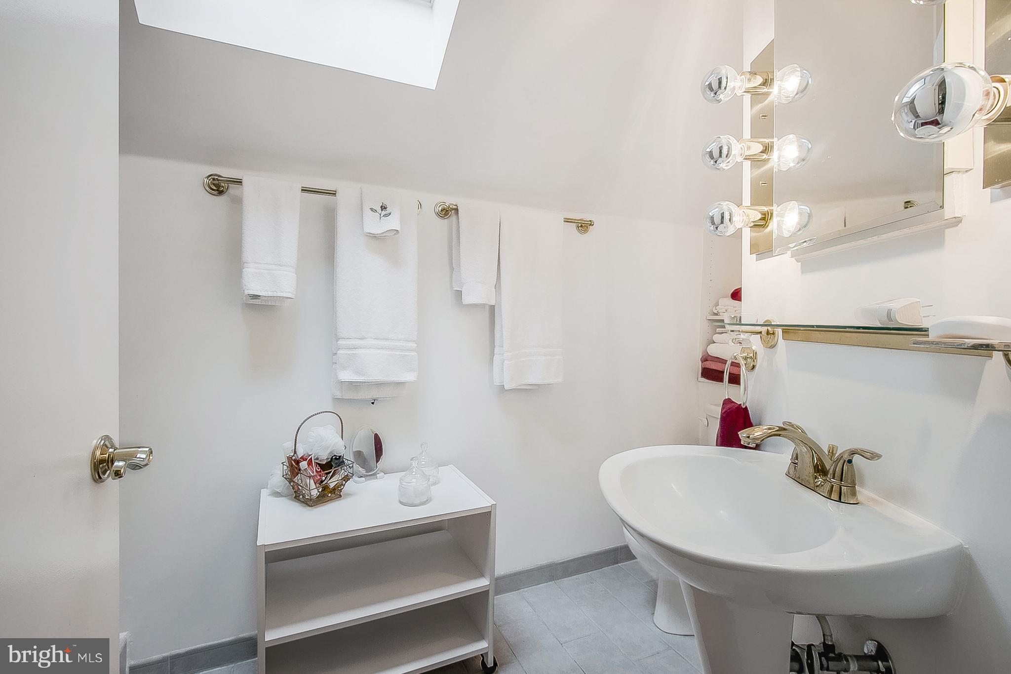 360 East Hillendale Road Kennett Square, PA 19348 - Photo 32 of 35 Full Bath