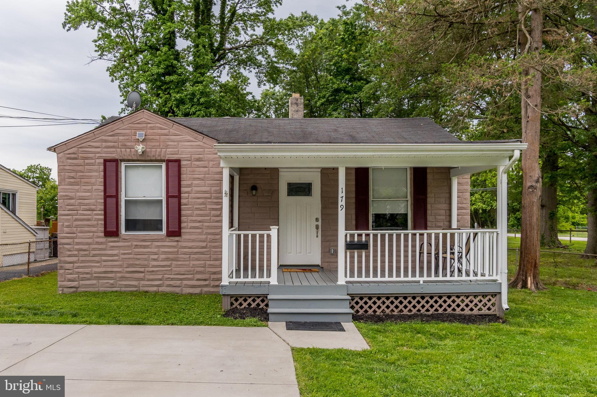 179 Riverside Road Baltimore, MD 21221 - Photo 1 of 22 Main Front